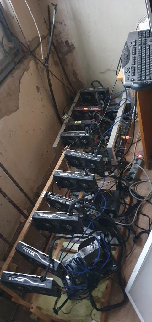 В бизнес-инкубаторе под Санкт-Петербургом нашли подпольную майнинг-ферму