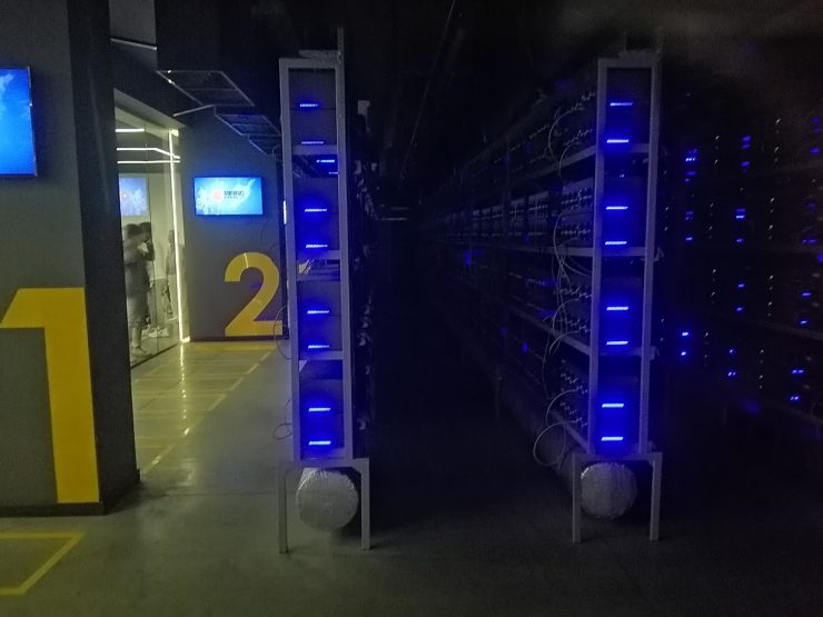 Бразилец построил в Украине майнинг-ферму за $100 млн… и рендерит на ней видео