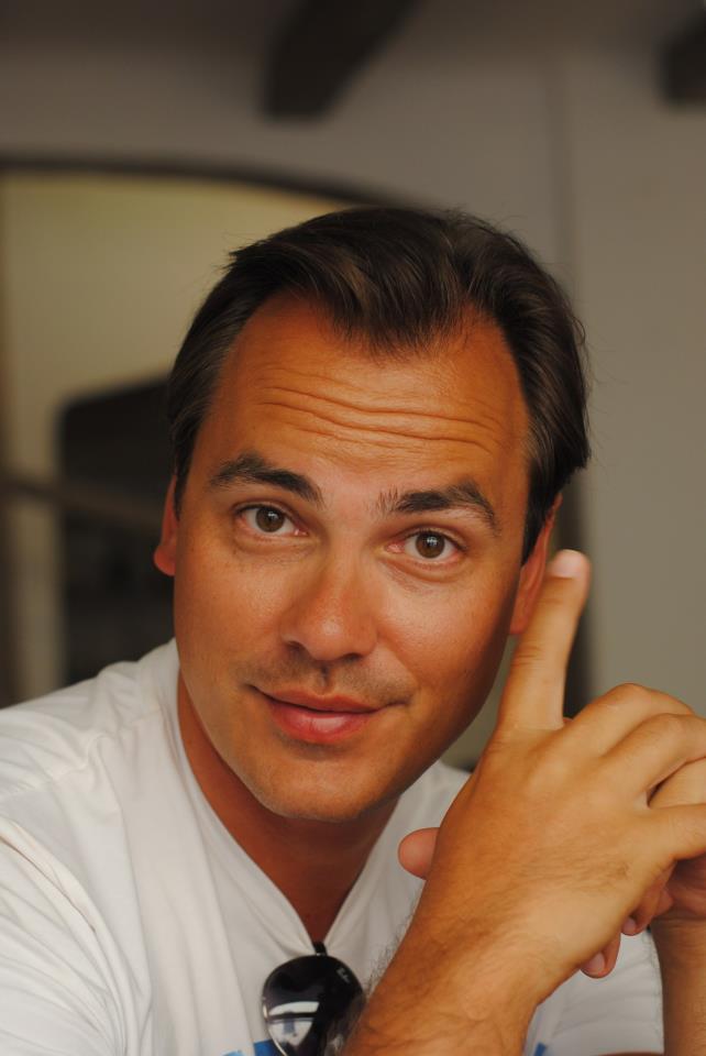 215069_10151355051613530_402754712_n