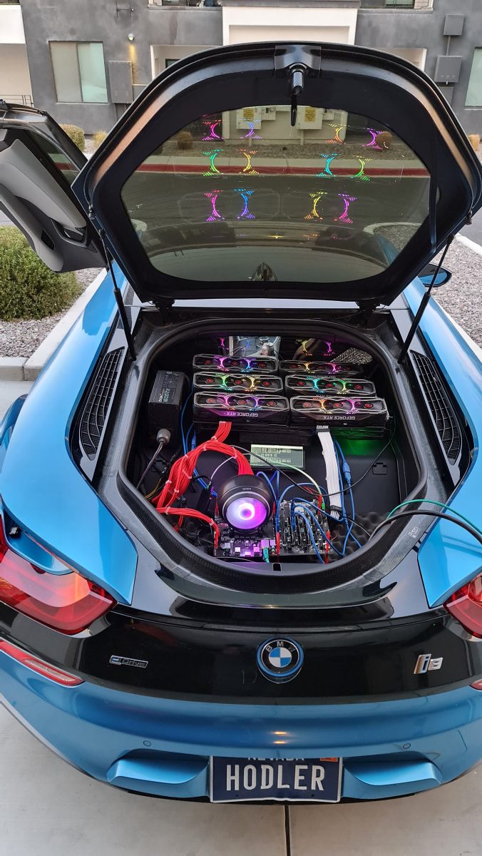 Майнер разместил ферму в спорткаре BMW, чтобы «позлить геймеров»