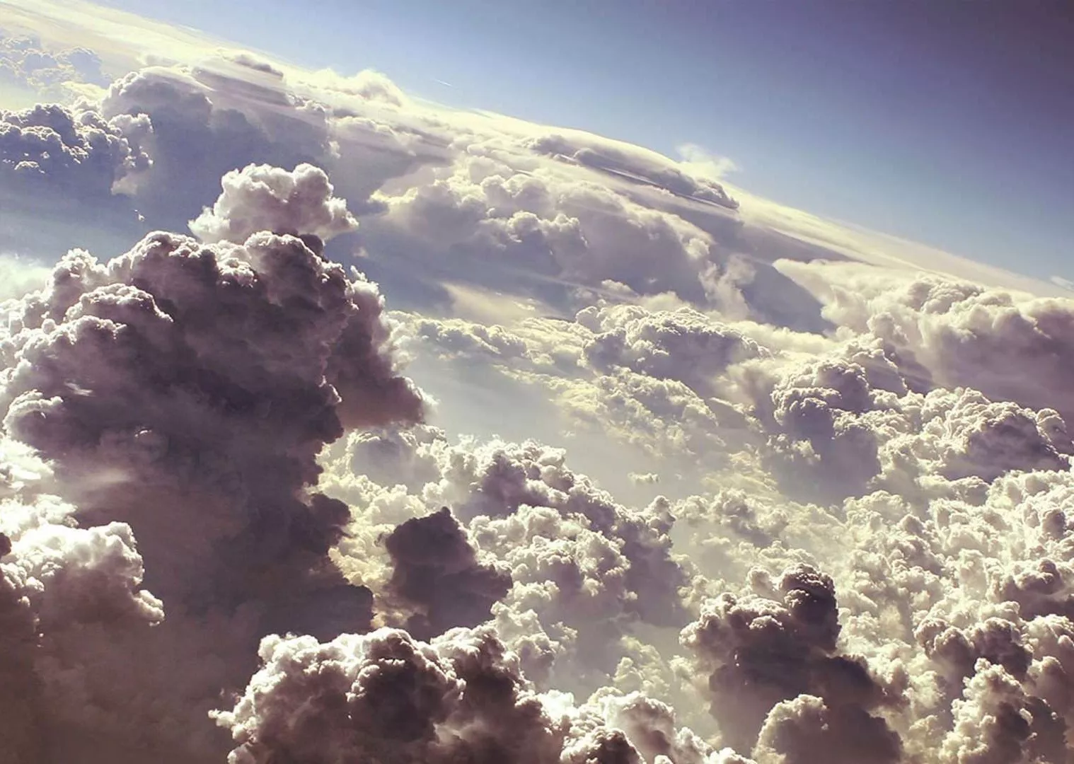 6918988-clouds-sky (1)