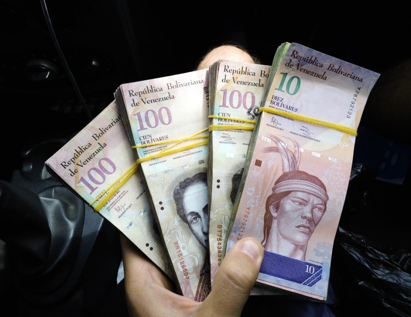 Нефть, нищета, биткоин: как разрушалась экономика Венесуэлы и к чему это привело