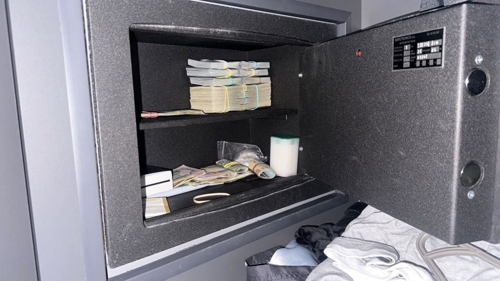 9ad0e3fb9a430d7058ae89336e6ee63ef5a6fe6f4a25f13461b477295b5e67d5