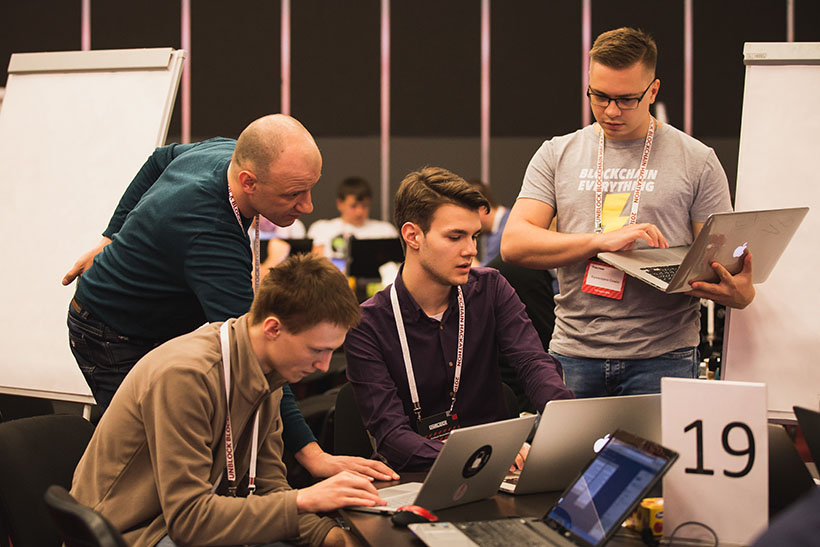 В Москве Waves и Binary District проведут блокчейн-хакатон