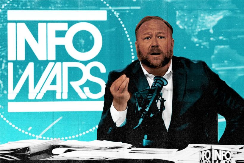 Биткоины для Ассанжа, Навального и Сноудена: какова роль первой криптовалюты в политике