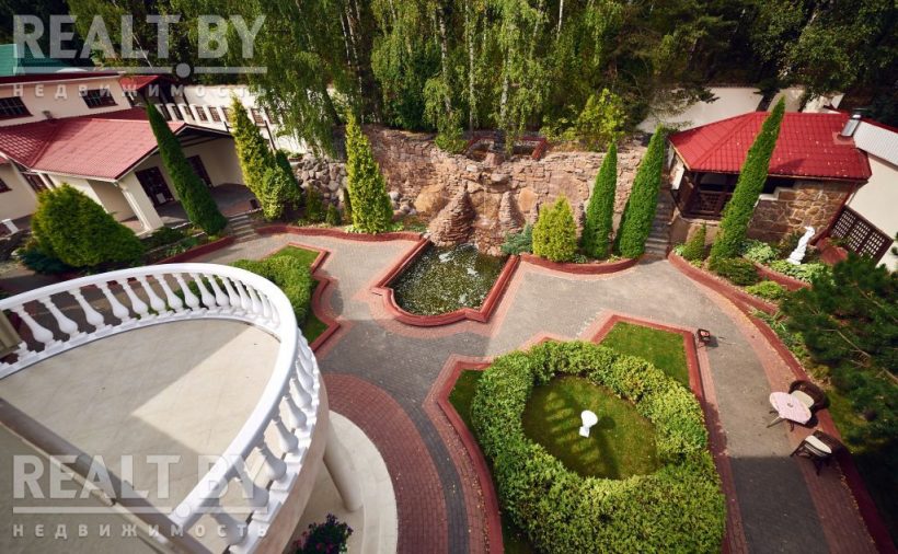 Житель Минска выставил на продажу пригородный особняк за 250 биткоинов