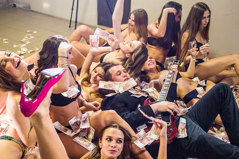 Криптоведьма и мясо за биткоины: Forbes снял фоторепортаж о криптовалюте в Иркутске