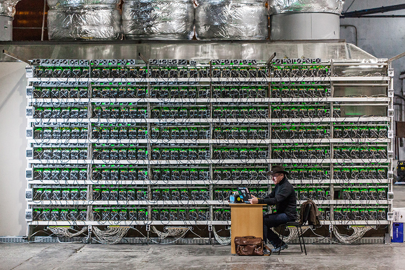 Криптоведьма и мясо за биткоины: Forbes снял фоторепортаж о криптовалюте в Иркутске