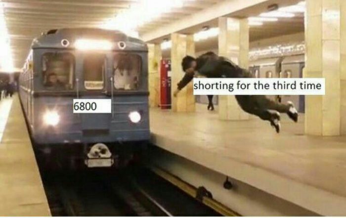 Будем падать, пока не вырастем: даунтренд-2018 в мемах